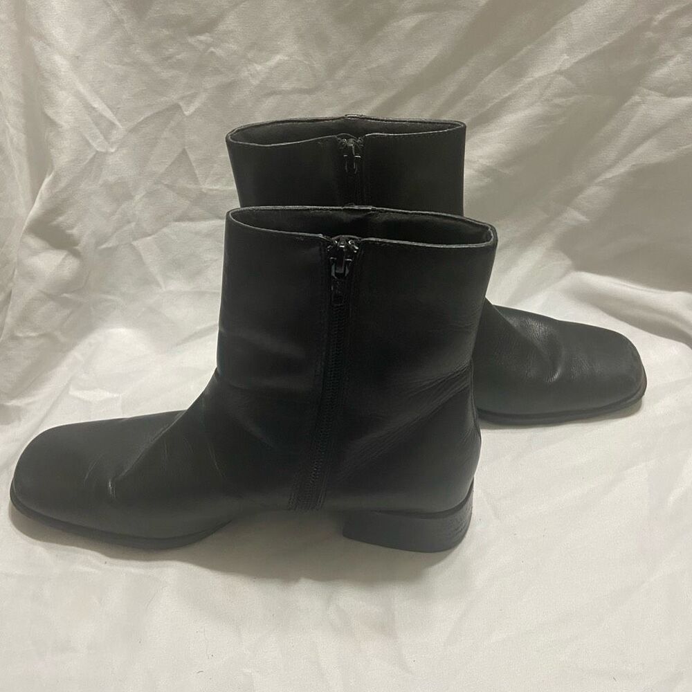 VINTAGE Etienne Aigner Women’s 6M Leather Ankle Bootie Leather Upper - Picture 3 of 5